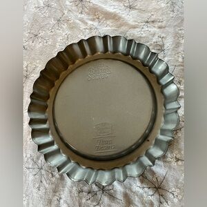 Used Ekco Bakers Secret - Duncan Hines- Tiara Desserts Bakeware